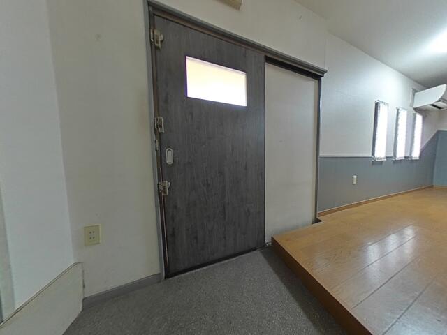 新在家駅徒歩2分　駅至近の商業地域！内装美麗な一棟貸し居抜き物件